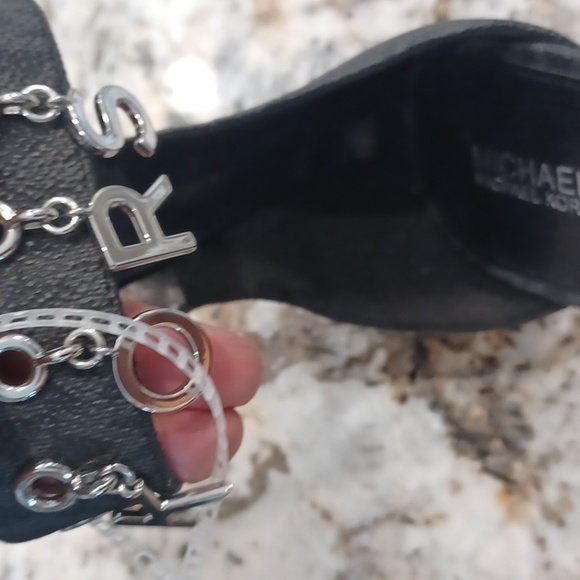 Michael Kors Women's Kelli Logo Print Charm Detail Sandals SZ 10 New - Picture 13 of 16